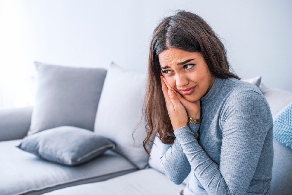 OBAT ALAMI UNTUK MENYEMBUHKAN SAKIT GIGI AKIBAT GIGI BERLUBANG